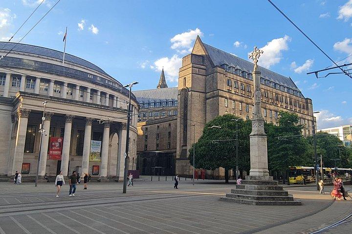 Experience the Manchester 5 Quarters Walking Tour