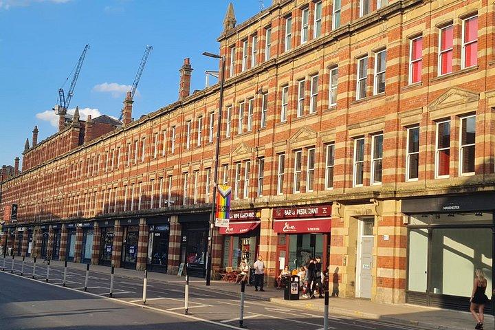 Experience the Manchester 5 Quarters Walking Tour