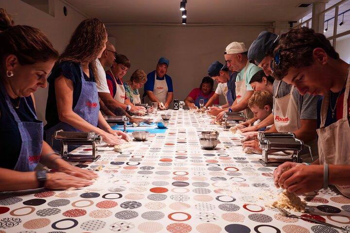 Prepara pasta fresca e aperitivo Italiano A Barcellona