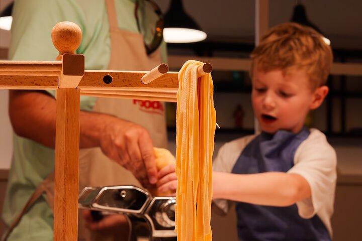 バルセロナで生パスタとイタリア語のアペリティーヴォを作る