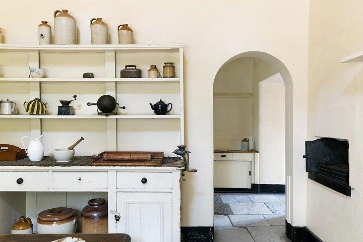 Como House: Guided House Tour