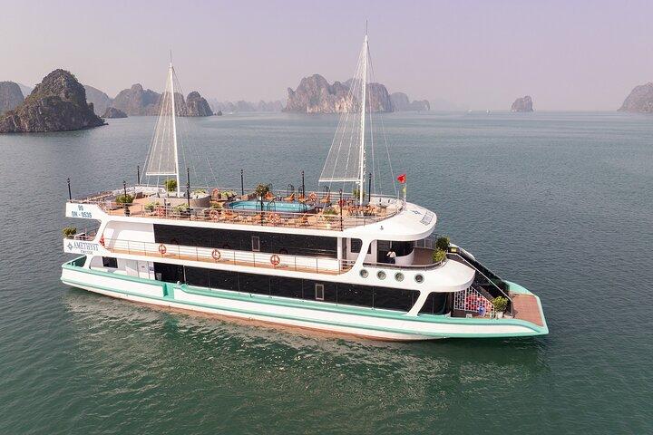 Från Hanoi : 5 - Stjärnig Ametistkryssning Lyxdagstur i Halong Bay