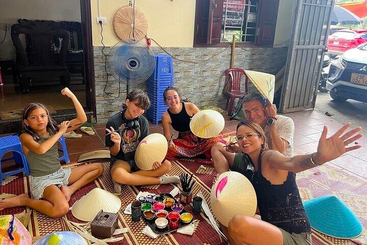 Fra Hanoi: Røgelsesby, Conical Hat Crafting & lakkunst