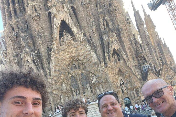 バルセロナの歴史地区を巡る、フランス語による3時間のガイド付きツアー