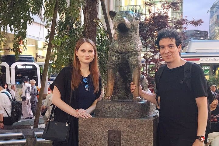 Shibuya Walking Tour: Crossing, Hidden Streets & Local Culture