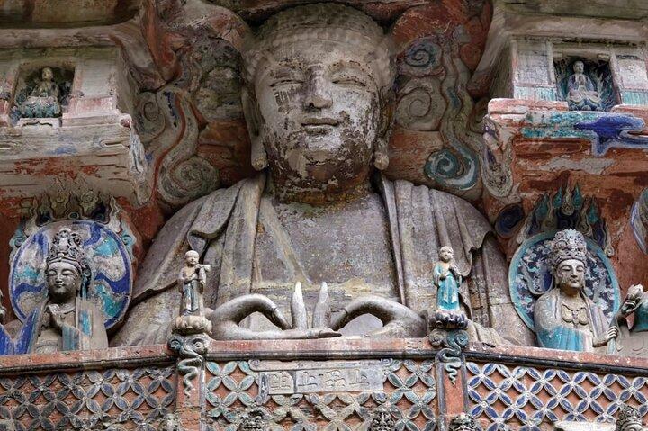 啓蒙の響き : 大豆岩彫刻の一日