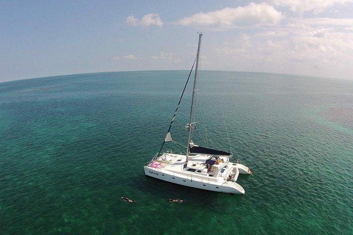 Roatan Private Catamaran Cruises and Sailing Charters and Tours