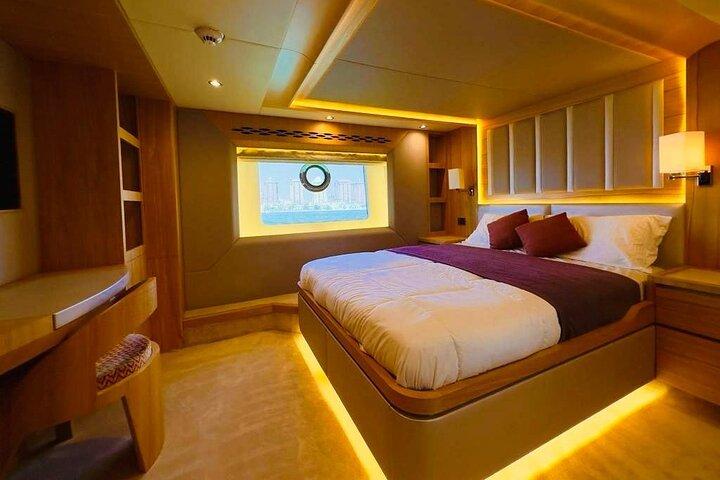 Private Yacht Cruise in Doha with Optional Dining Experience