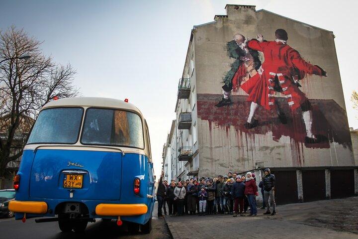 Entdecken Sie die dunkle Seite von Warschau im Bezirk Praga mit dem Retro Bus