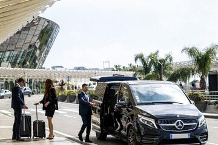Traslado privado de llegada al aeropuerto de Atenas