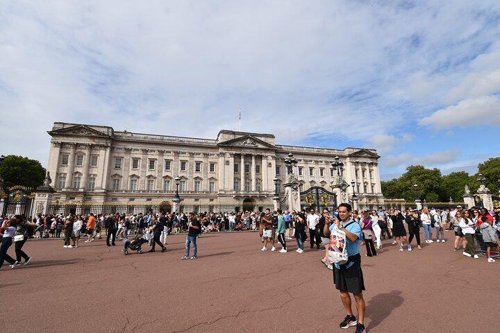 London Highlights Sightseeing Tour By London Black Cab.