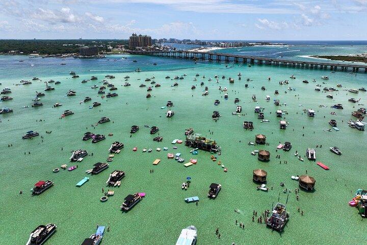 Tiki Pub Crab Island Sandbar kryssning