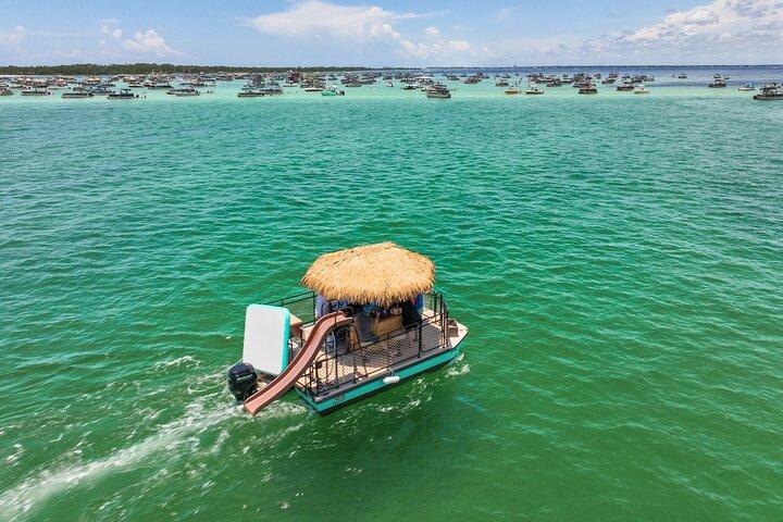 Tiki Pub Crab Island Sandbar kryssning