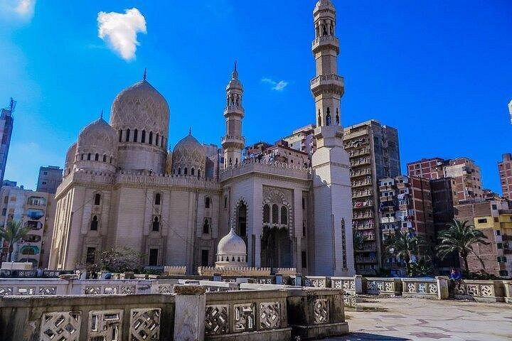カイロのホテルから史跡へのアレクサンドリア日帰り旅行