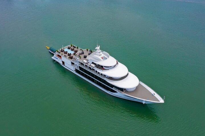 Sea Octopus Luxury Day Cruise: scopri la baia di Halong con stile