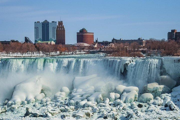 Private Niagara Falls Tour from Toronto with Optional Cruise