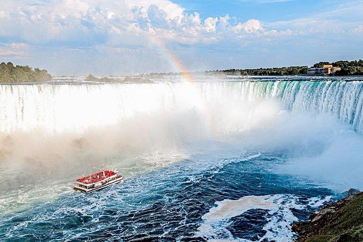Private Niagara Falls Tour from Toronto with Optional Cruise