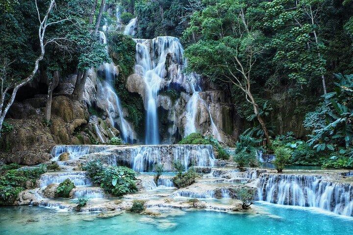 Ontdek Luang Prabang Een dag van Kuang Si Falls en Local Village