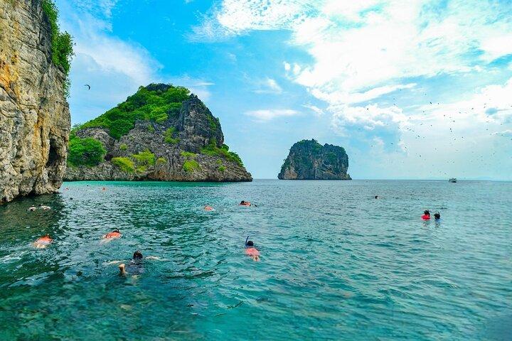 ランタ島発ローク島とハー島終日シュノーケリングツアー