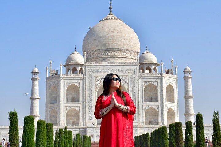 Tour Taj Mahal con fotógrafo profesional con alquiler Saree