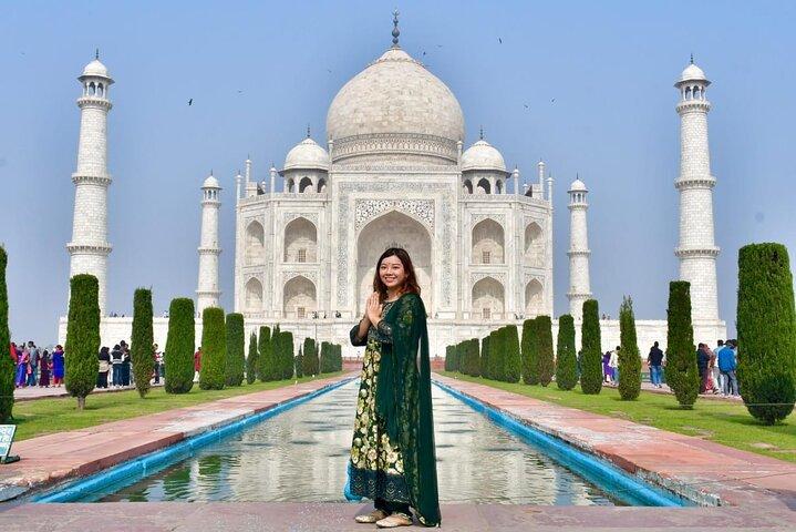 Tour Taj Mahal con fotógrafo profesional con alquiler Saree