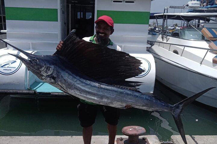 Mirissa Fishing GT, Thunfisch, Segelfisch mit Ortskundiger Reiseleiter