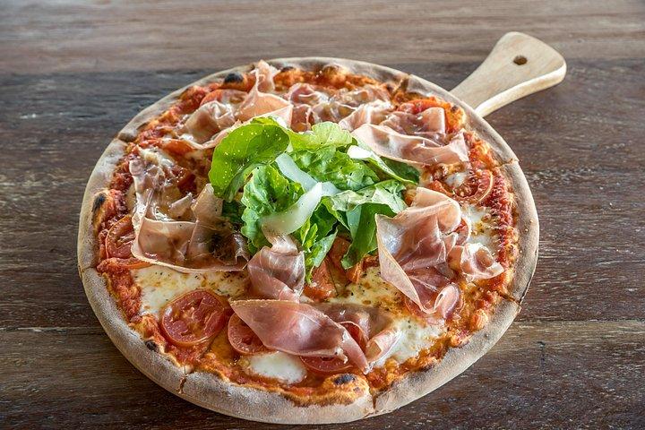 Neapolitan Pizza Cooking Class in Sorrento