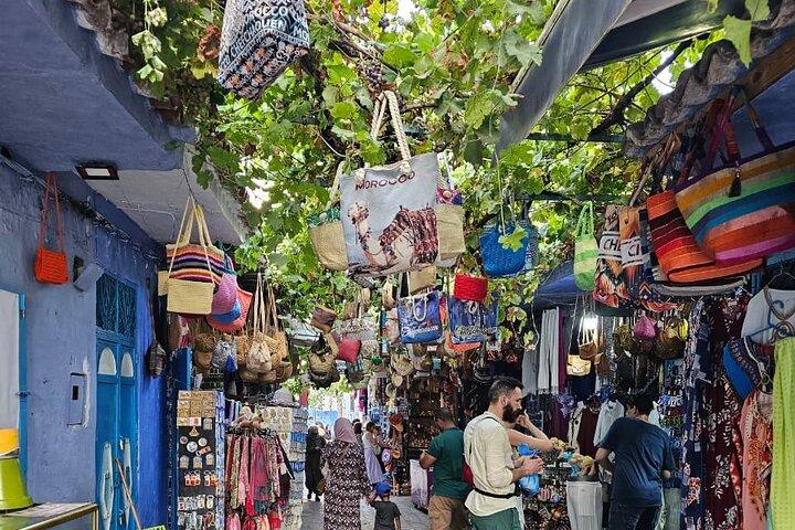 Casablanca to Fes: The Blue City & Imperial Gems Tour de 6 dias