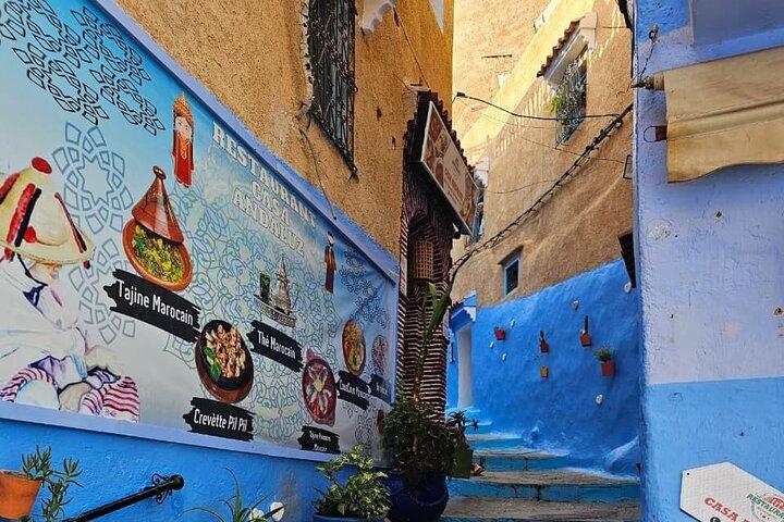Casablanca to Fes: The Blue City & Imperial Gems Tour de 6 dias