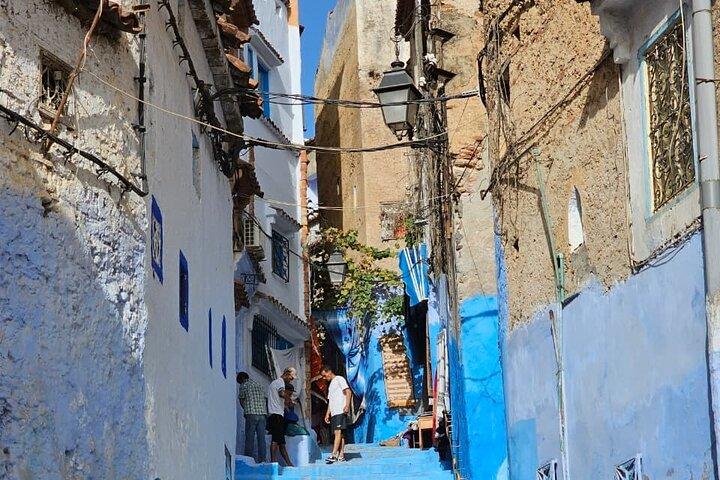 Casablanca to Fes: The Blue City & Imperial Gems Tour de 6 dias