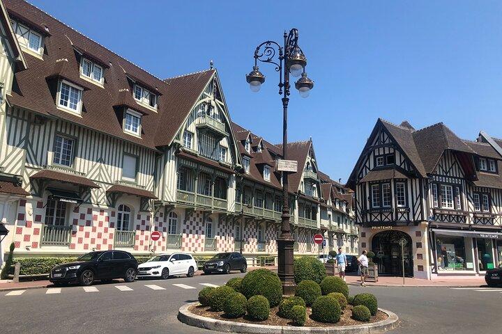 ル・アーヴルからの快適な日帰り旅行オンフルールとドーヴィルを探索
