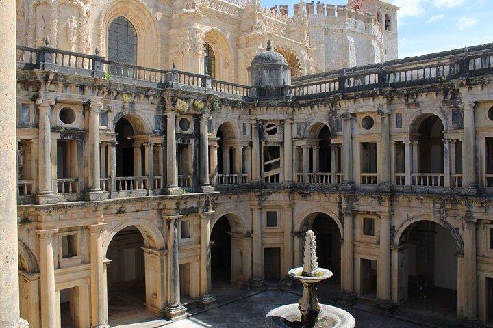 Lisbon : テンプル騎士団レガシーとトマールツアー