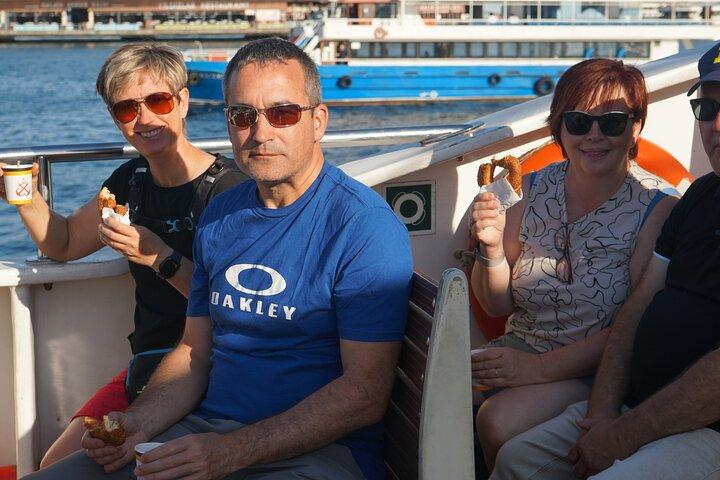 Istanbul Street Food Tour: 10 Tastings + Ferry to Kadikoy