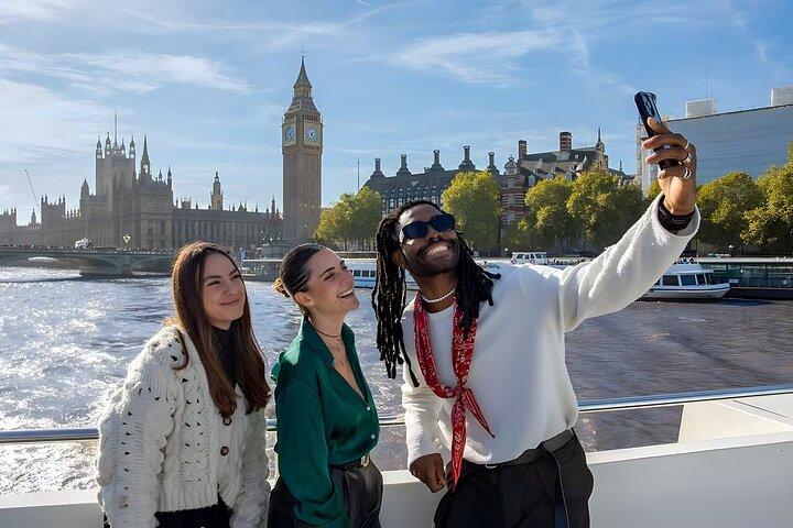 Thames Sightseeing Cruise com tempo flexível e porto de partida