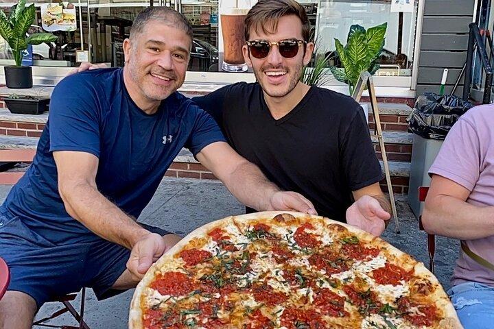 チャイナタウンとリトルイタリーのママとポップフードツアー