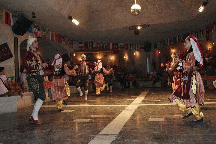 Turkse Nachtshow in Cappadocië