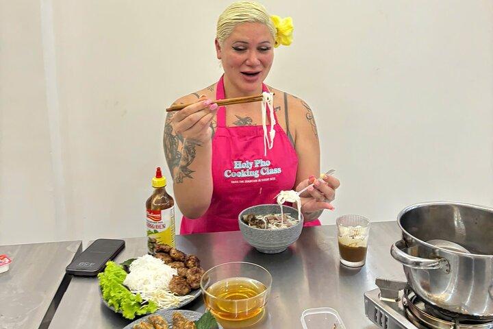 Cozinhe 4 pratos vietnamitas locais em aula e passeio de mercado com tema rosa