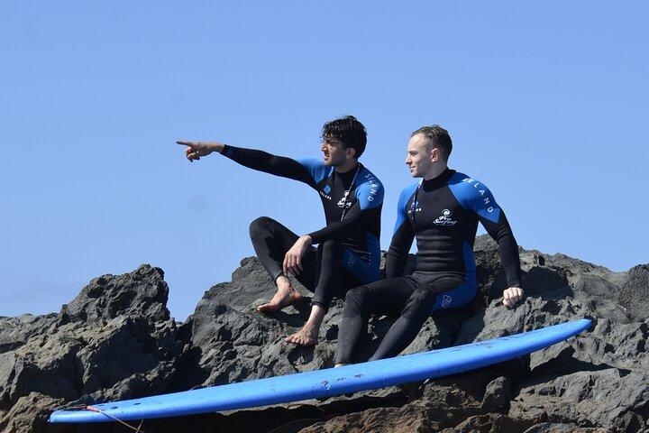 プラヤ デル イングレスとマスパロマスの 2 人乗りサーフィン コース パッケージ