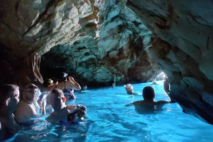 Hvar & Brač PRIVAT motorbåt: grotta, blå lagunen och dolda vikar