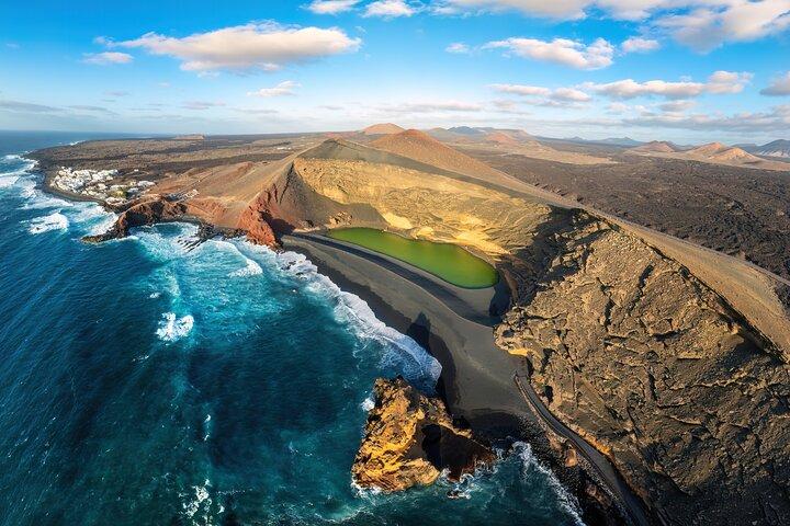 Private Lanzarote Tour: Vulkaner, huler og kystunderværker