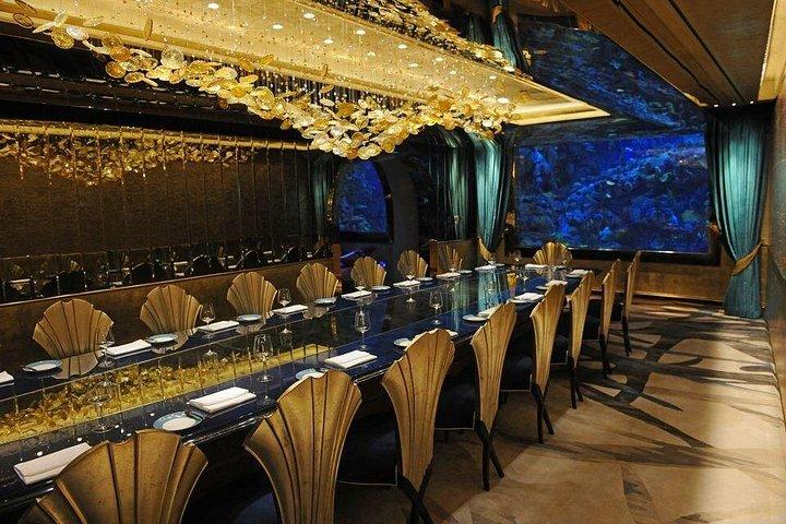 ブルジュ・アル・アラブ - アラビアン・エレガンスの象徴で食事