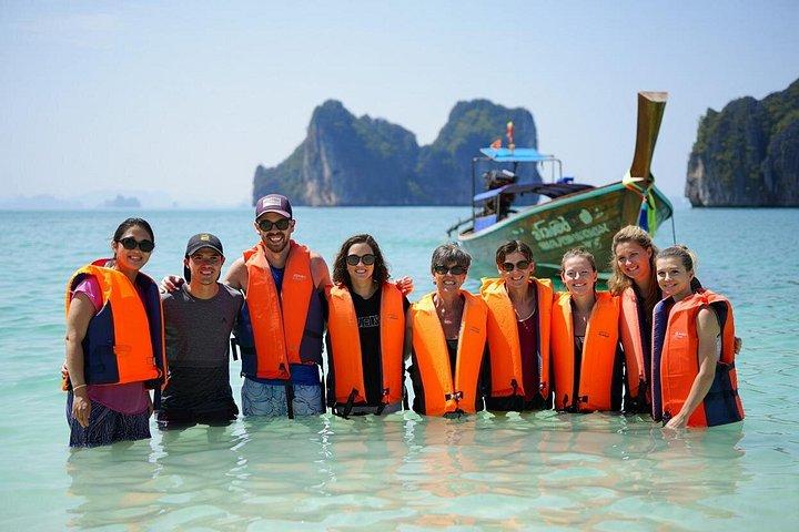 クラビ島：ロングテールボートでの4島日帰りツアー（ランチ付き）