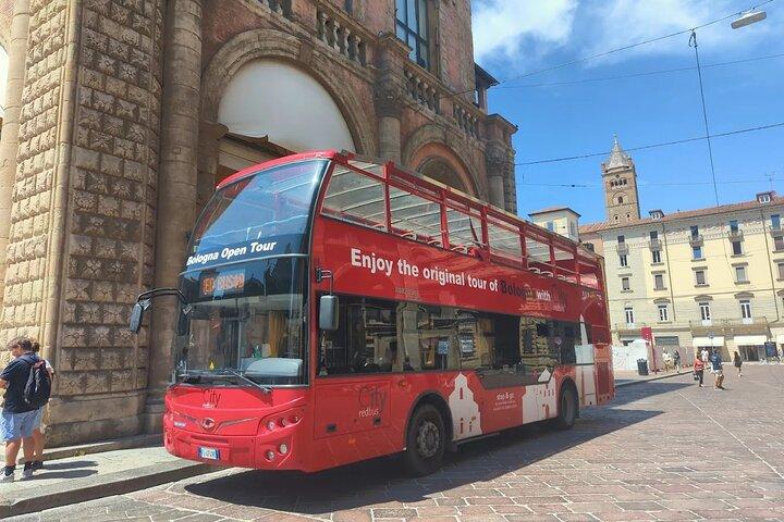 Bolonha Open Bus & San Luca Express combo com cupons de comida