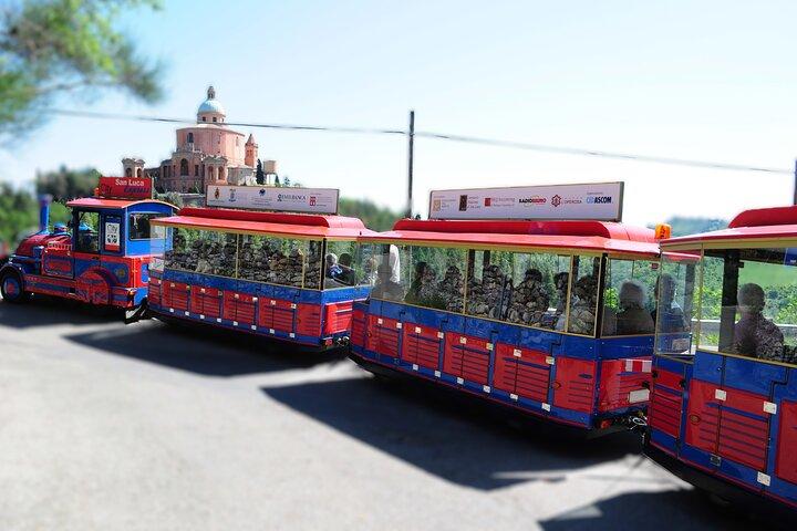 Bologna Open Bus & San Luca Express Kombi mit Essensgutscheinen
