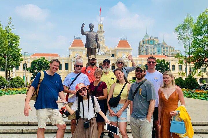 Ho Chi Minh: Downtown Walking Tour with Local