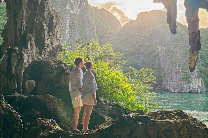 Grand Pioneers 6 - Crociera stellare 2D1N nella baia di Halong da Hanoi