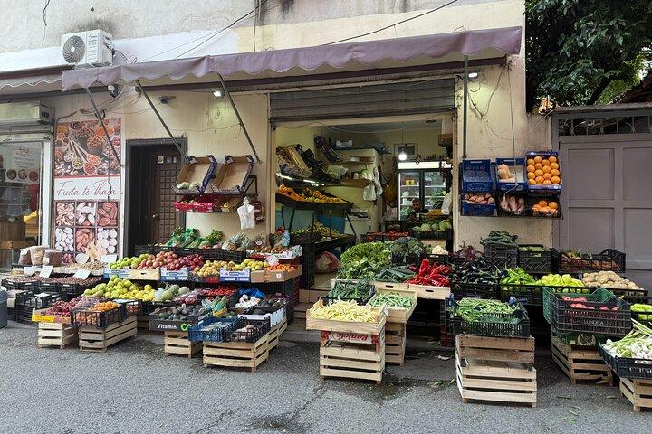 ティラナの郷土料理体験＆ウォーキングツアー