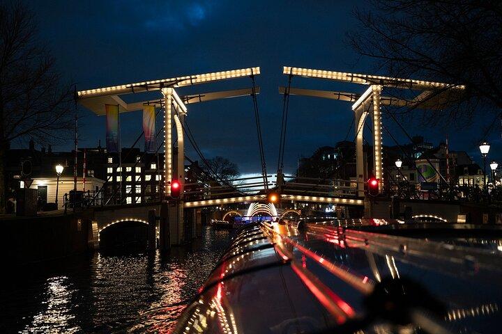 Amsterdam Light Festival Canal Cruise with Captain Guide & Drinks