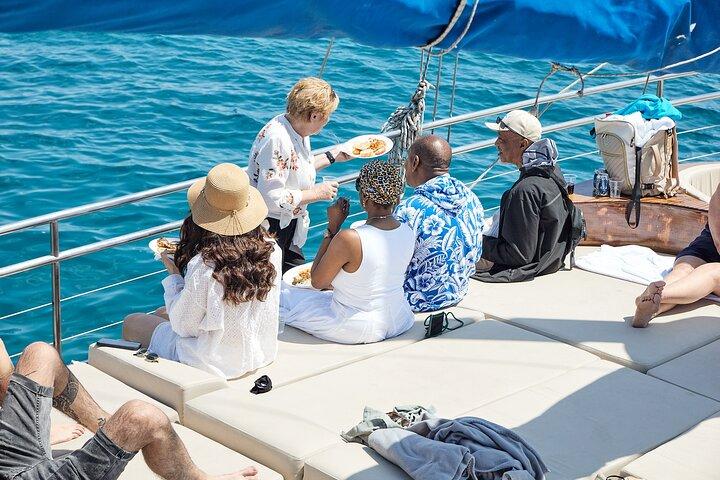 アテネ4島クルーズ：アギストリ、アイギナ、メトピ、サラミナ＆ランチ