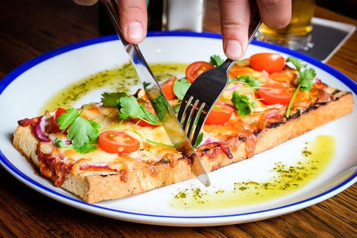 Tour gastronómico de Melbourne con más de 8 degustaciones de comida en Hidden Laneways